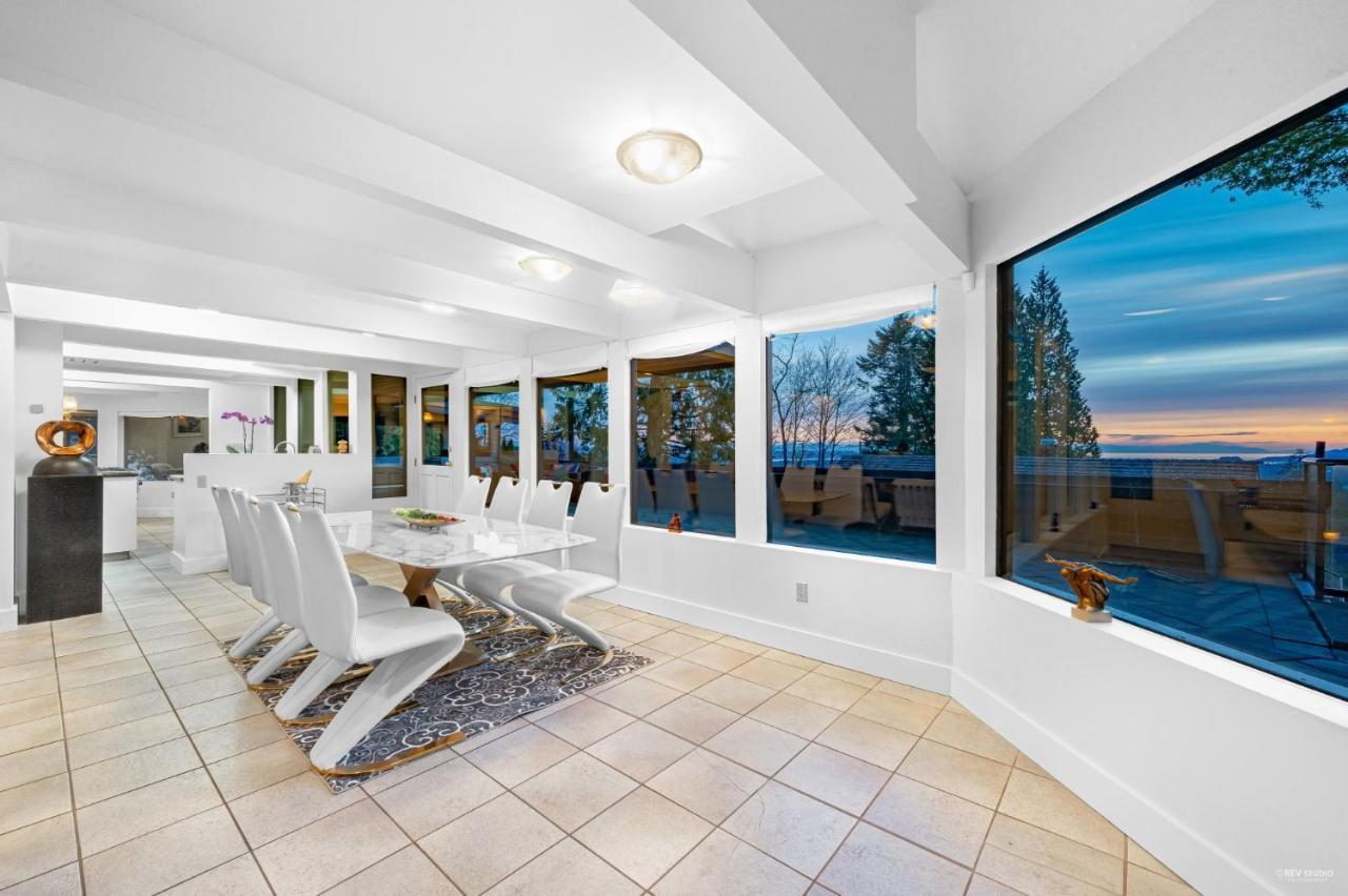 Seymour Private Bedroom, Ensuite Bathroom With Shared Pool, Hot Tub With Views Βόρειο Βανκούβερ Εξωτερικό φωτογραφία