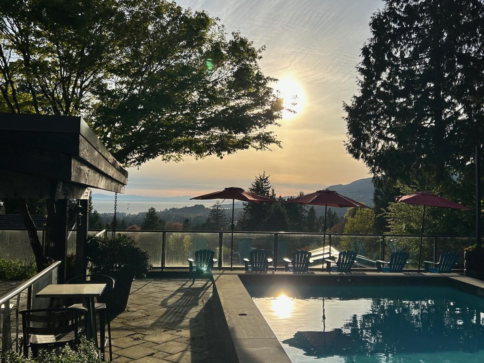 Seymour Private Bedroom, Ensuite Bathroom With Shared Pool, Hot Tub With Views Βόρειο Βανκούβερ Εξωτερικό φωτογραφία
