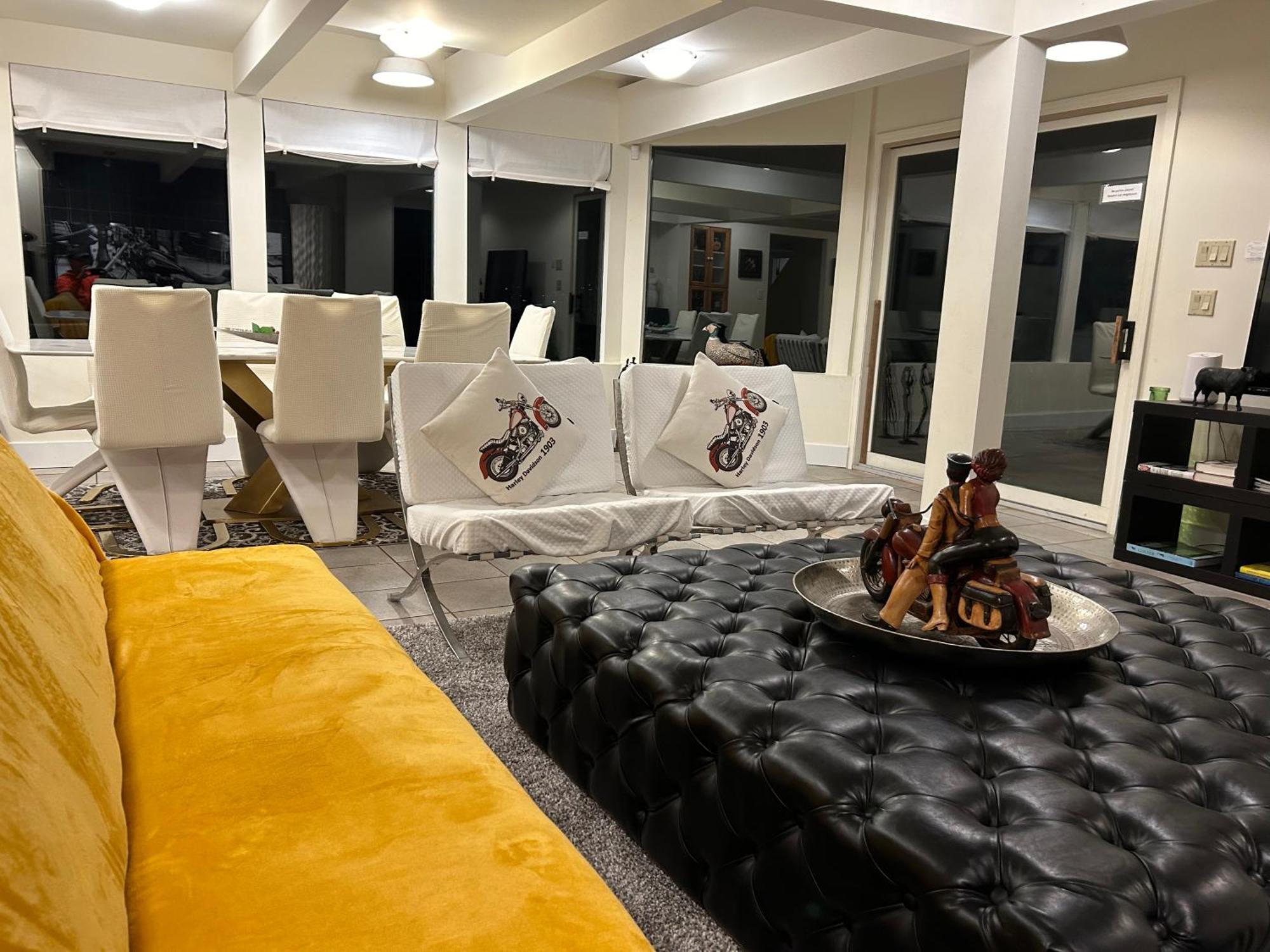 Seymour Private Bedroom, Ensuite Bathroom With Shared Pool, Hot Tub With Views Βόρειο Βανκούβερ Εξωτερικό φωτογραφία