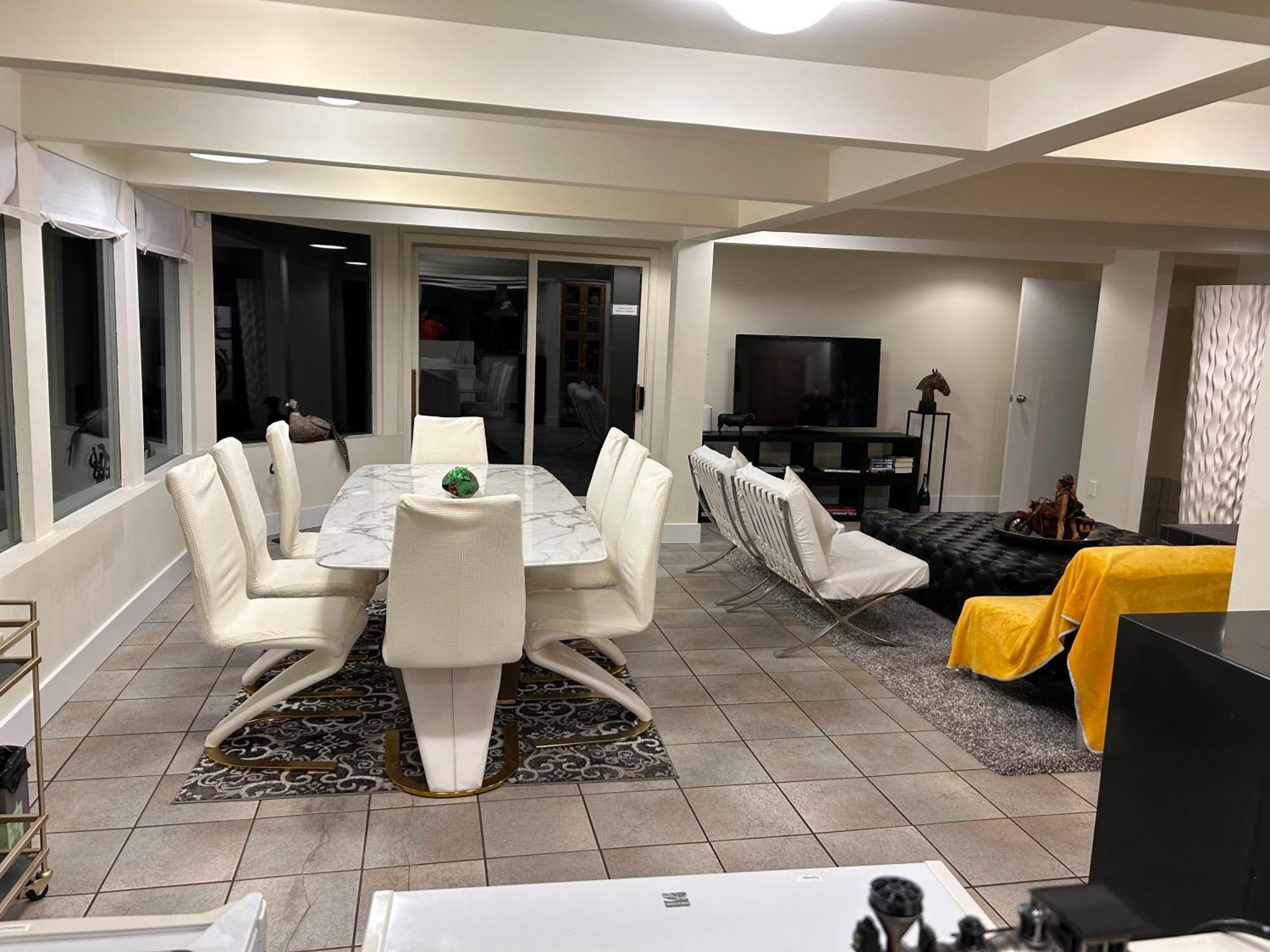 Seymour Private Bedroom, Ensuite Bathroom With Shared Pool, Hot Tub With Views Βόρειο Βανκούβερ Εξωτερικό φωτογραφία