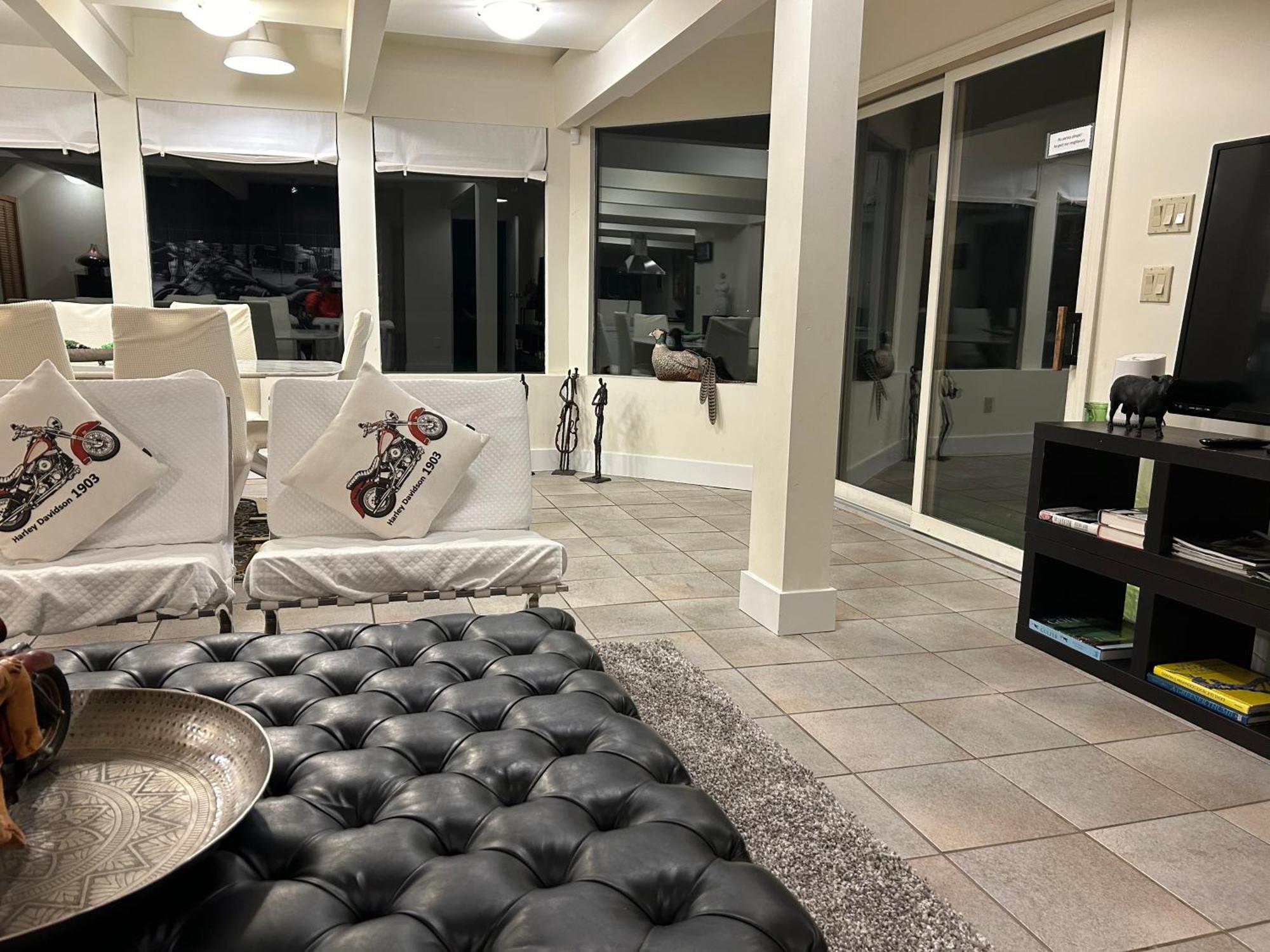 Seymour Private Bedroom, Ensuite Bathroom With Shared Pool, Hot Tub With Views Βόρειο Βανκούβερ Εξωτερικό φωτογραφία
