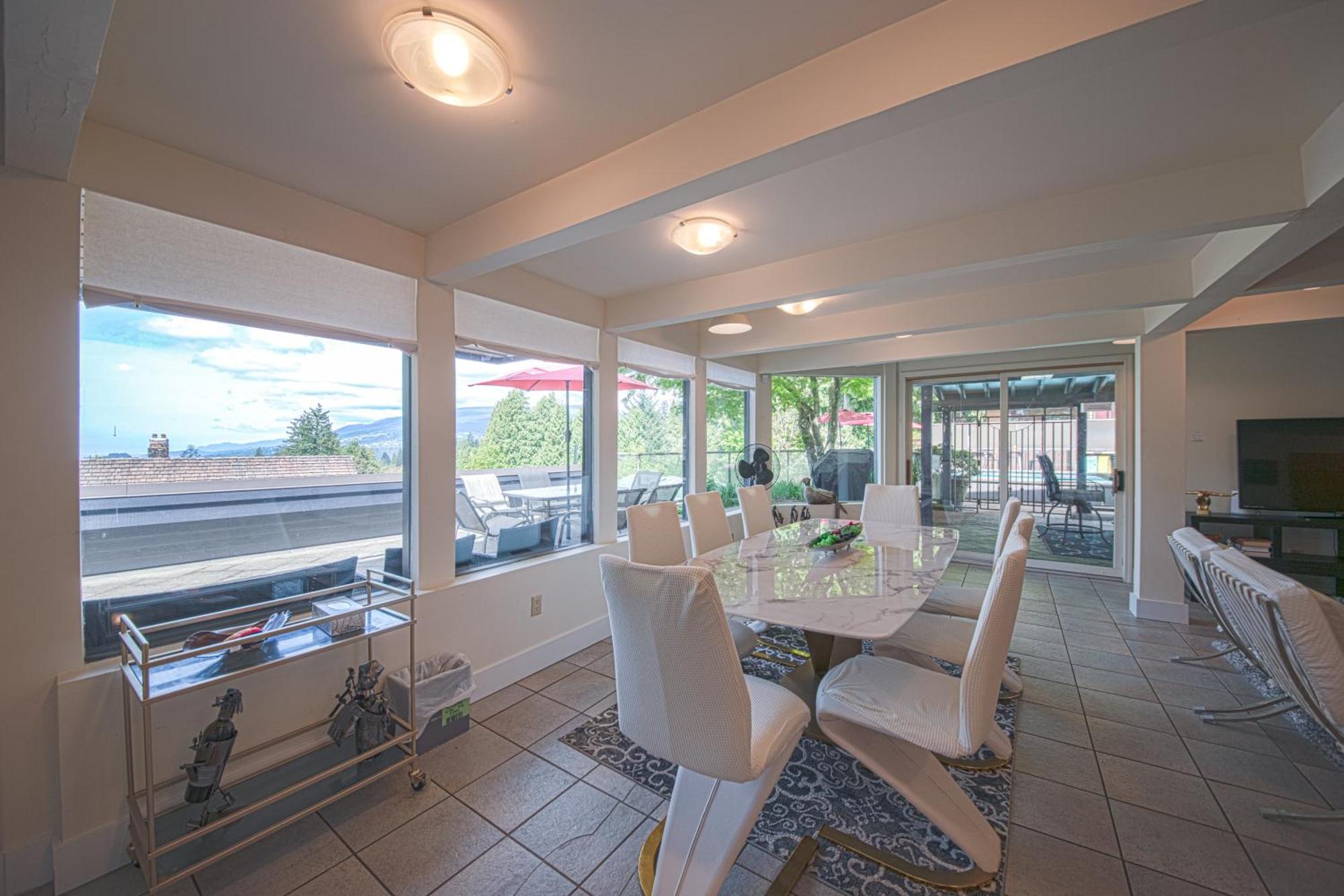 Seymour Private Bedroom, Ensuite Bathroom With Shared Pool, Hot Tub With Views Βόρειο Βανκούβερ Εξωτερικό φωτογραφία