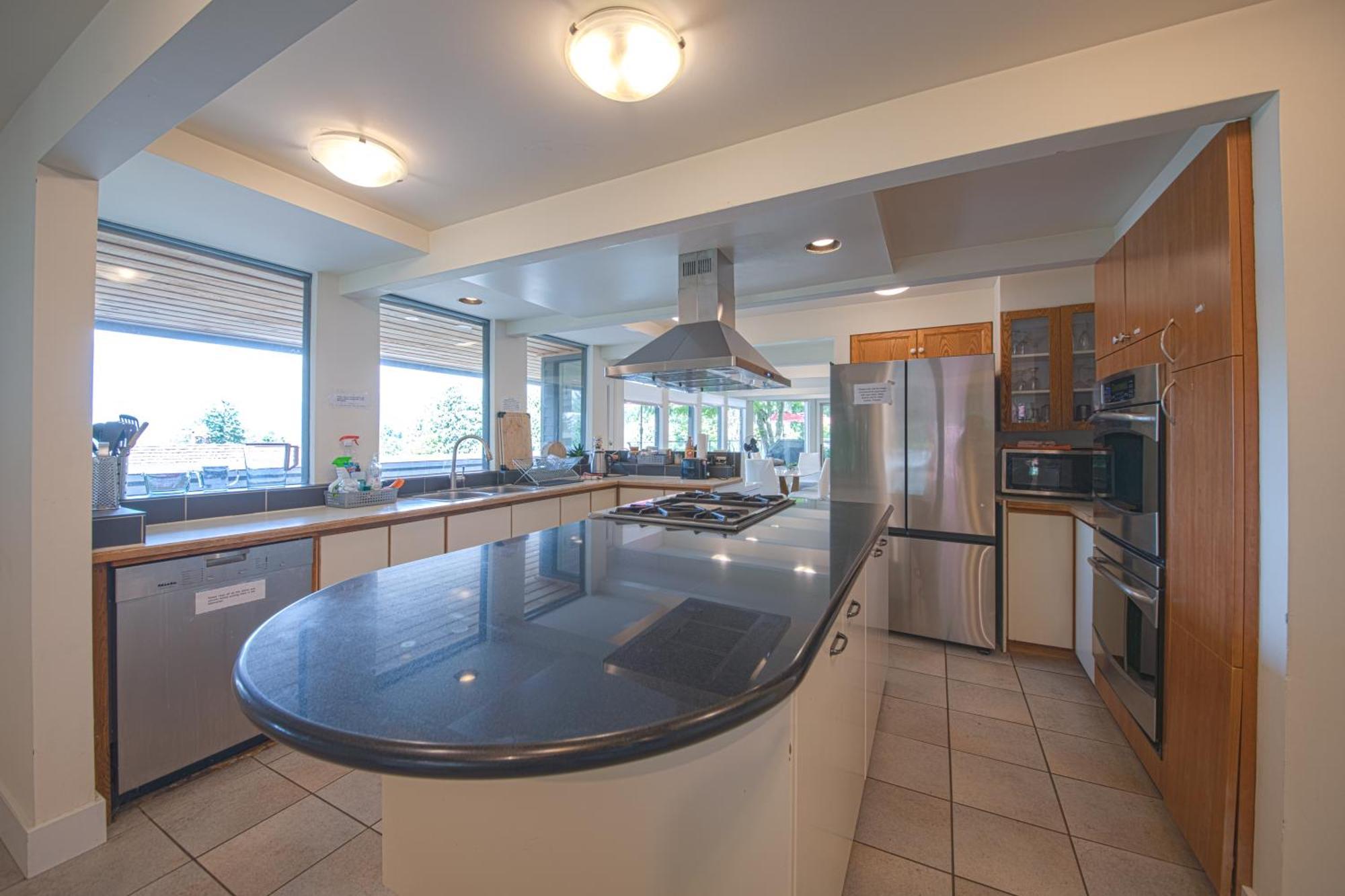 Seymour Private Bedroom, Ensuite Bathroom With Shared Pool, Hot Tub With Views Βόρειο Βανκούβερ Εξωτερικό φωτογραφία